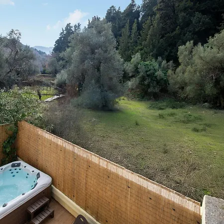 Jacuzzi Nena Holiday home *