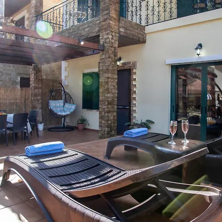 Jacuzzi Nena Holiday home Therison