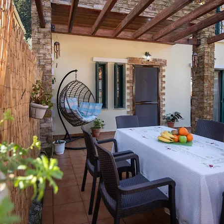 Holiday home Jacuzzi Nena Therison